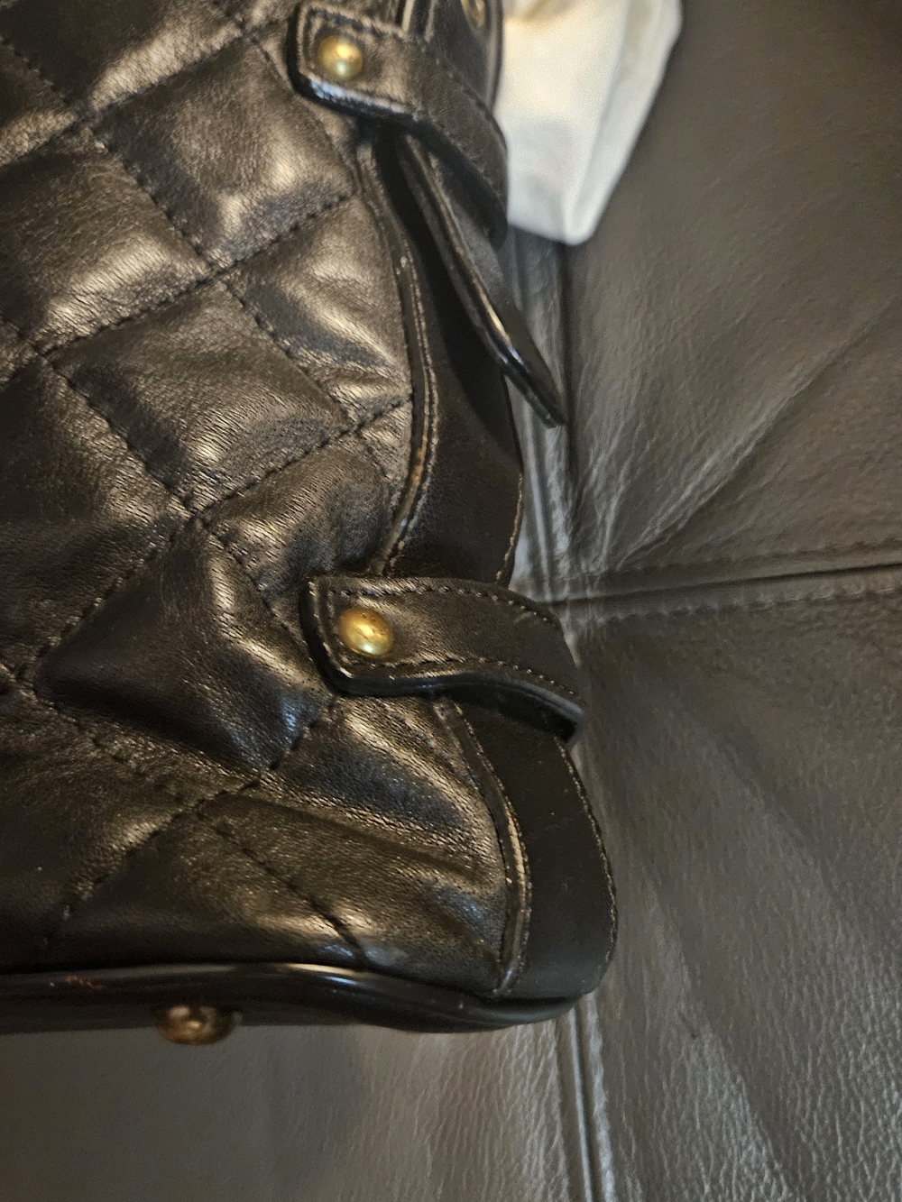 MCM Black Quilted Leather Shoulder Bag with Gold Plaque - Picture 5 of 7